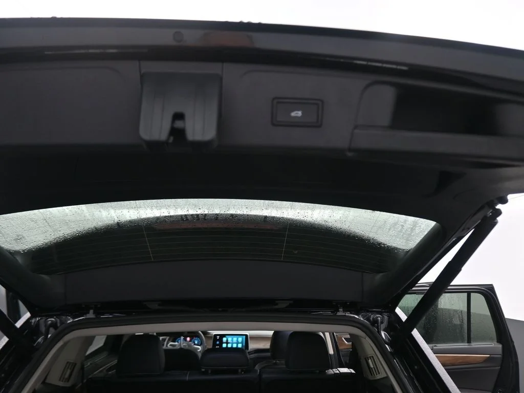 2026 Volkswagen Atlas SE w/Tech - Photo 42