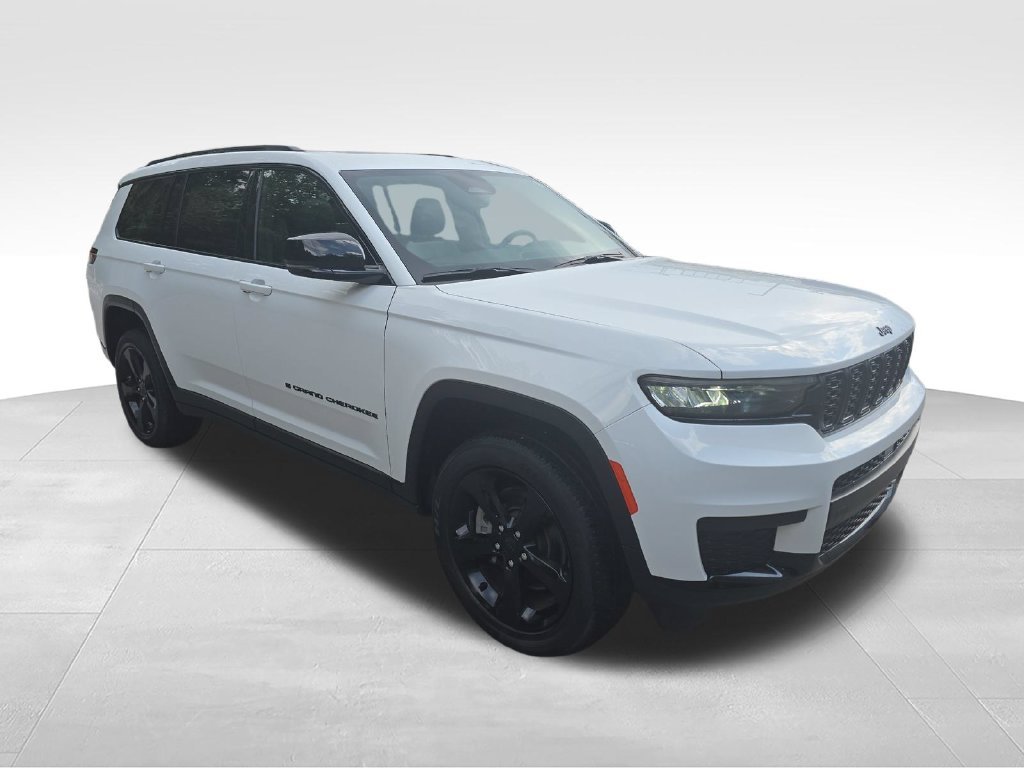 Certified Used 2024 White Jeep Altitude X image 9