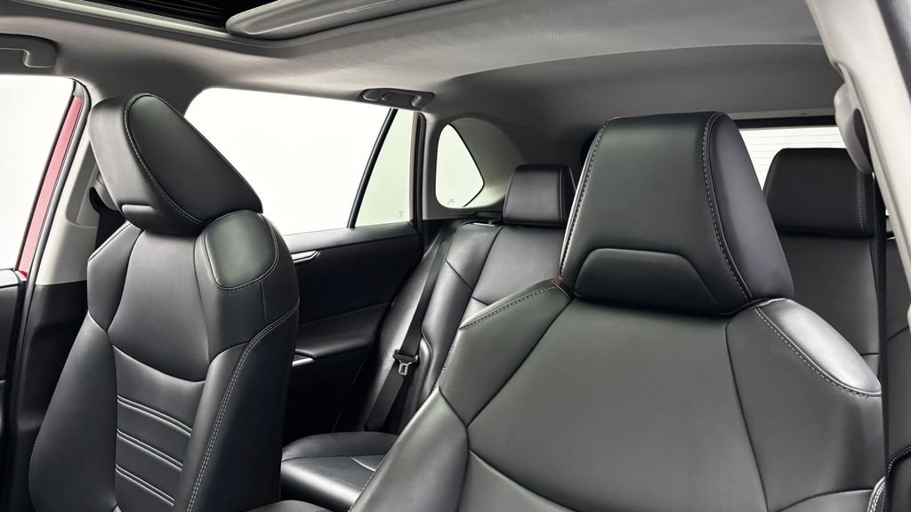 Used 2021 Red Toyota XLE Premium image 15