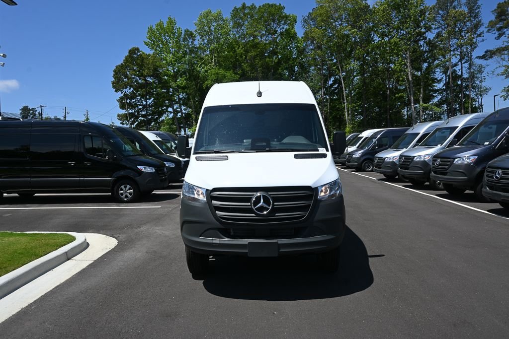 New 2026 Arctic White Mercedes-Benz Cargo 170 WB image 28
