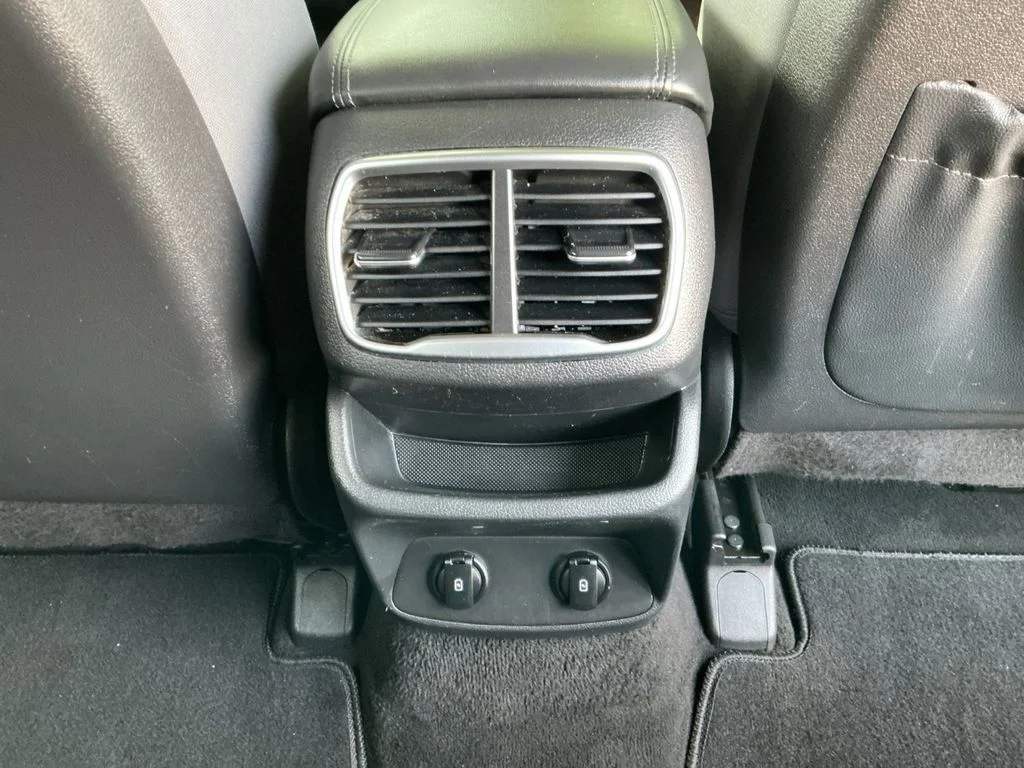 Used 2020 Green Hyundai SEL image 32