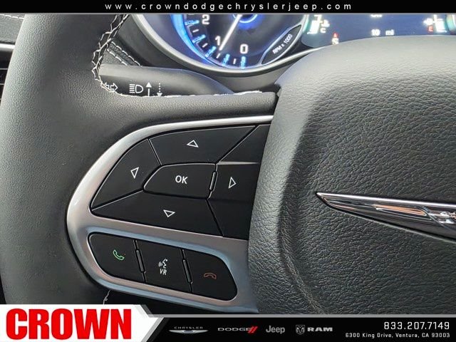 New 2025 Bright White Clear-Coat Exterior Paint Chrysler Select image 37