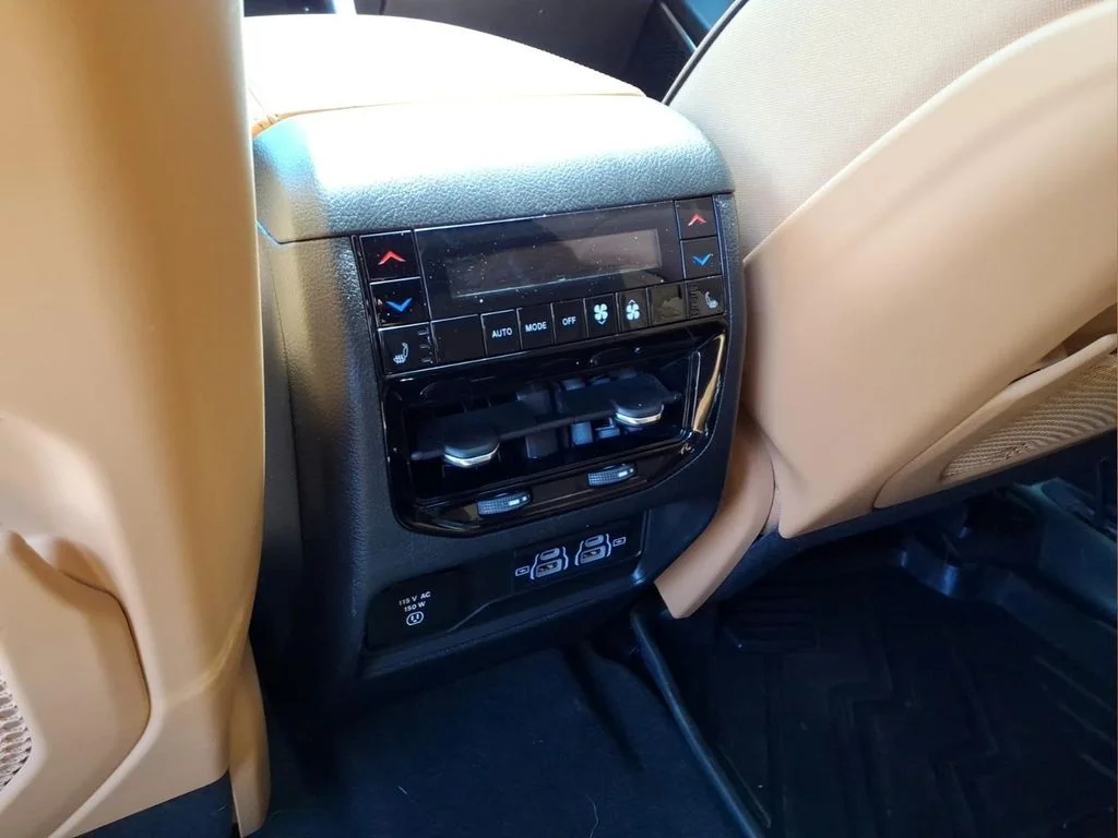 Used 2023 White Jeep Summit image 26