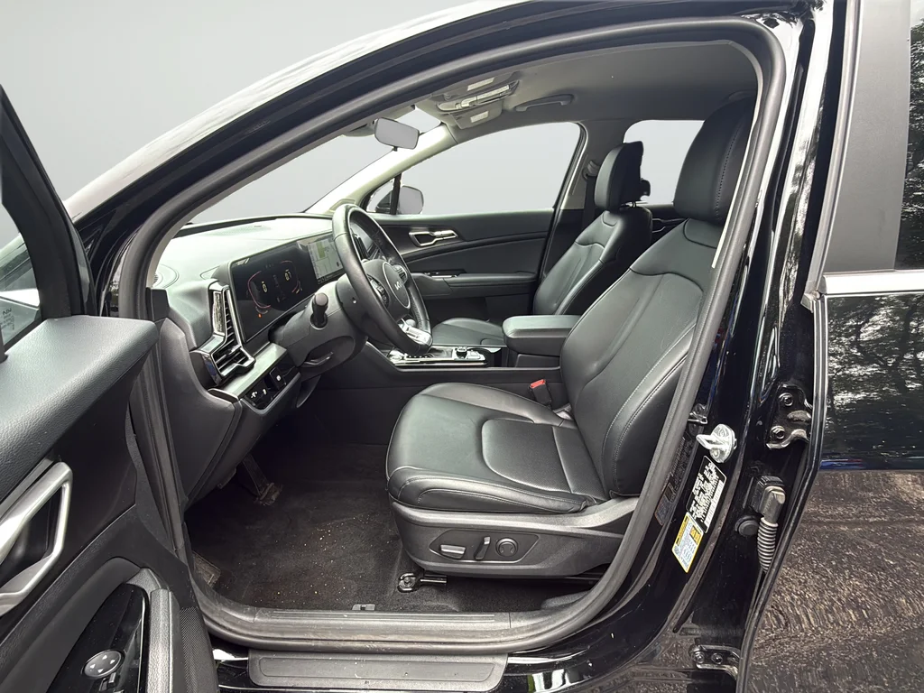 Used 2023 Black Kia EX image 29