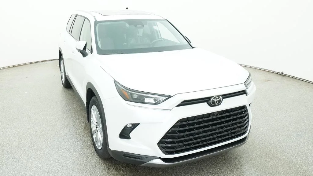 New 2026 Wind Chill Pearl Toyota Platinum image 8