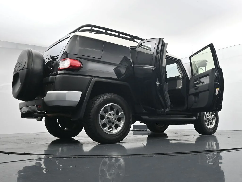 Used 2013 Black Toyota Base image 28