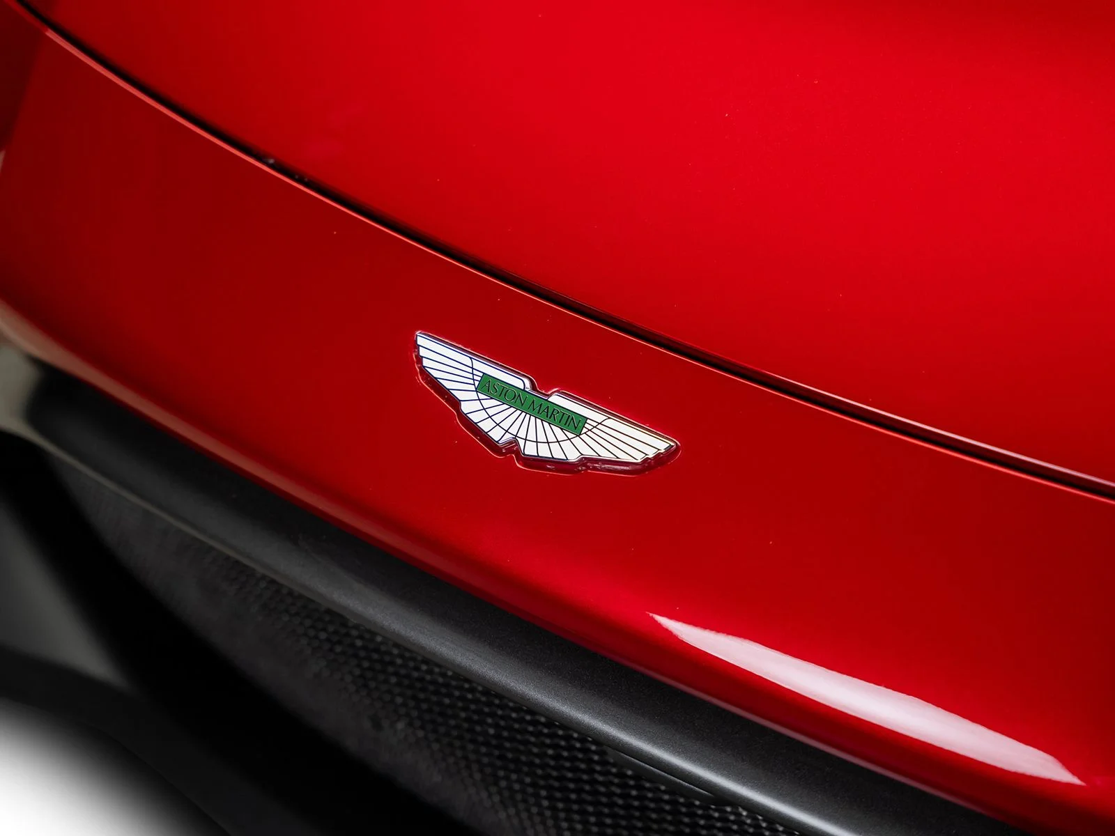 Used 2020 Red Aston Martin Base image 11