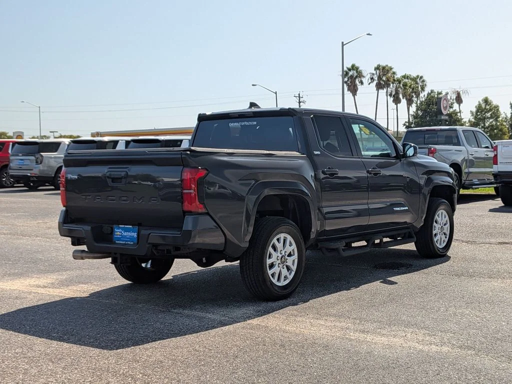 Used 2024  Toyota SR5 image 5