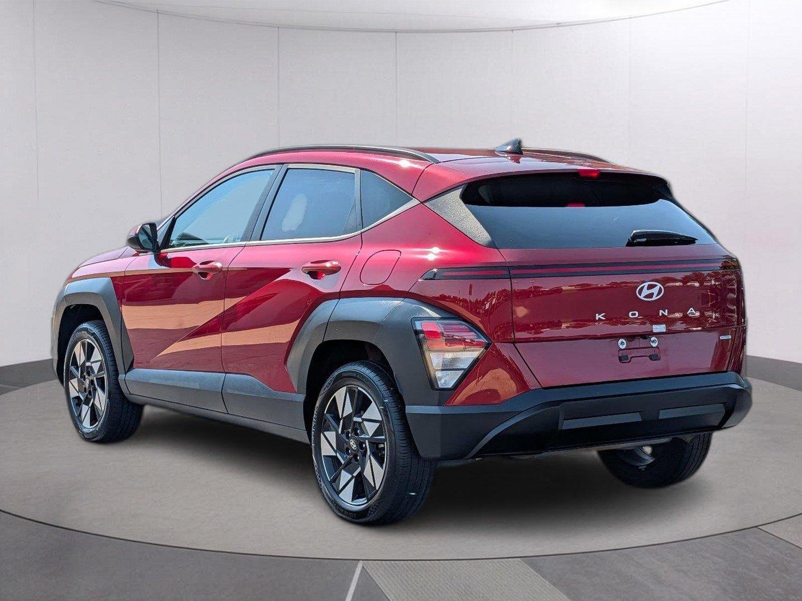 Used 2025 Ultimate Red Metallic Hyundai SEL image 3