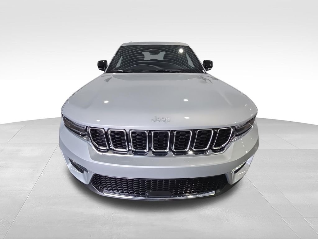 Used 2025 Silver Jeep Limited image 10