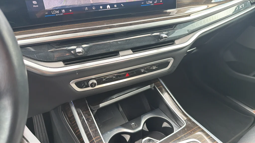 Used 2025 Black BMW xDrive40i image 27