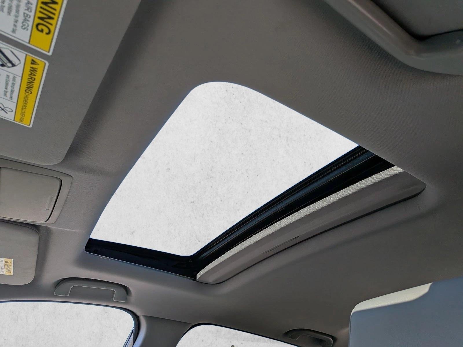 Used 2018 Silver/Gray Honda Touring image 15