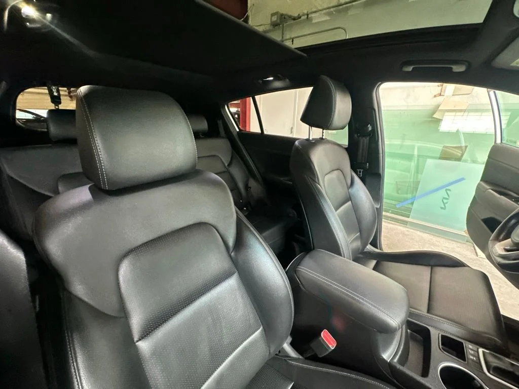 Used 2022 White Kia Nightfall image 35