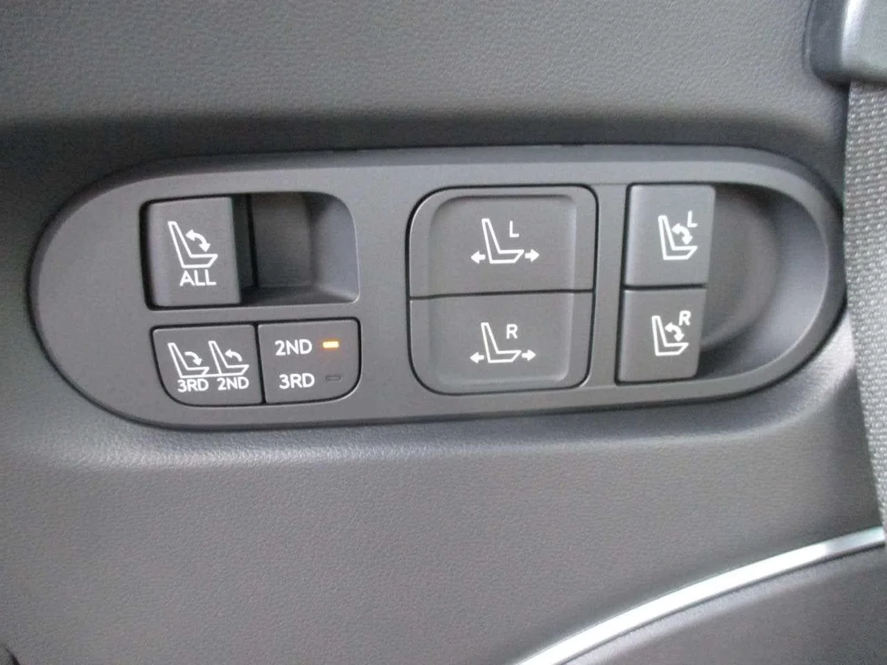 New 2026 White Hyundai Calligraphy AWD image 8