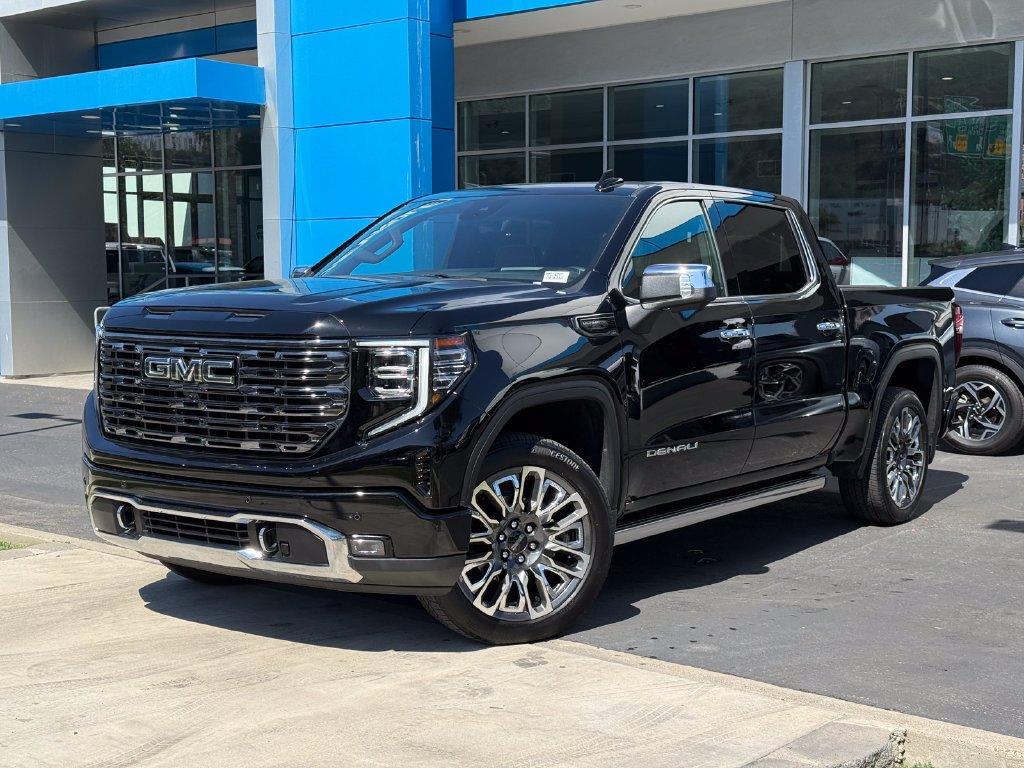 Used 2025 Onyx Black GMC Denali Ultimate image 2