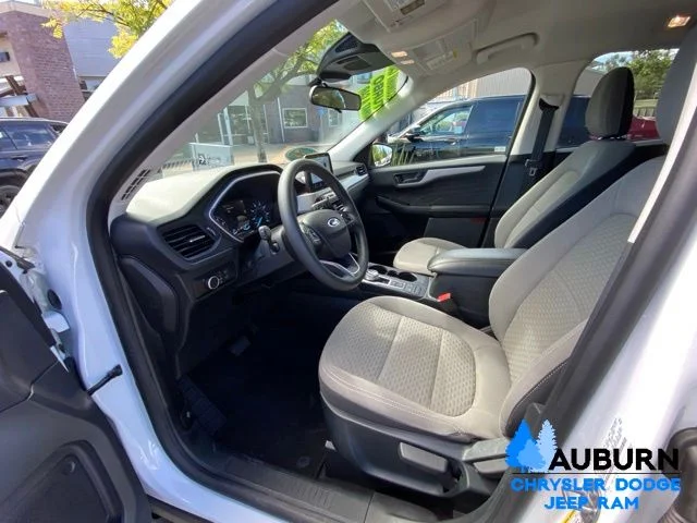 Used 2022 White Ford SE image 26