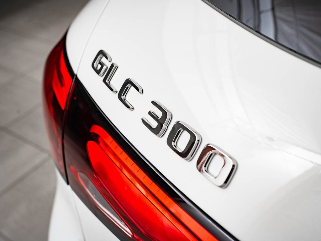 Certified Used 2025 Polar White Mercedes-Benz GLC 300 image 9