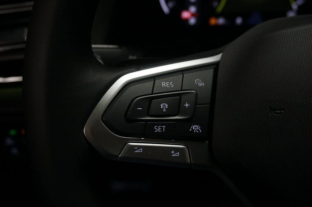 2026 Volkswagen Atlas Cross Sport SEL R-LINE - Photo 23