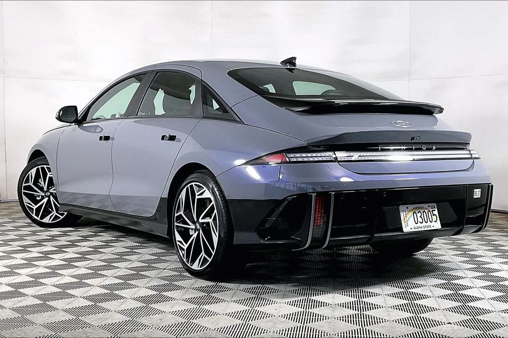 Used 2025 Blue Hyundai SEL image 13