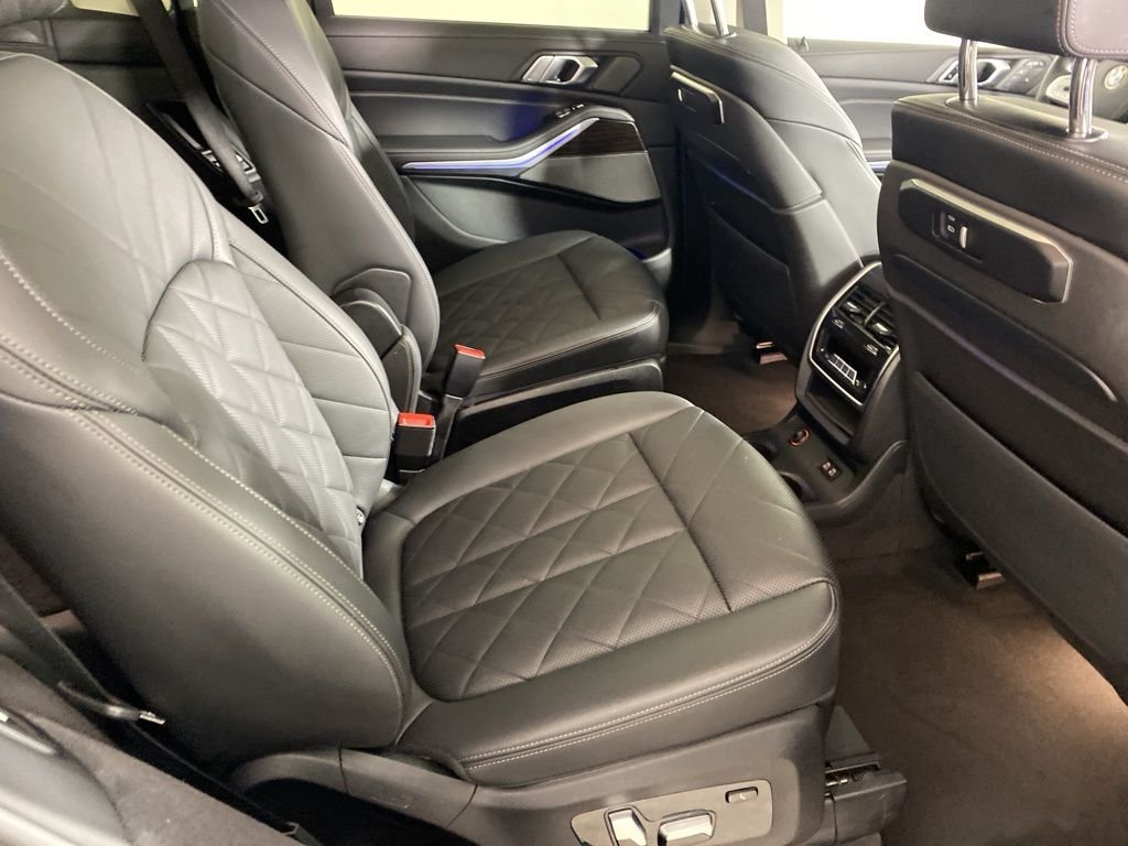 Used 2023 Black Sapphire Metallic BMW xDrive40i image 30