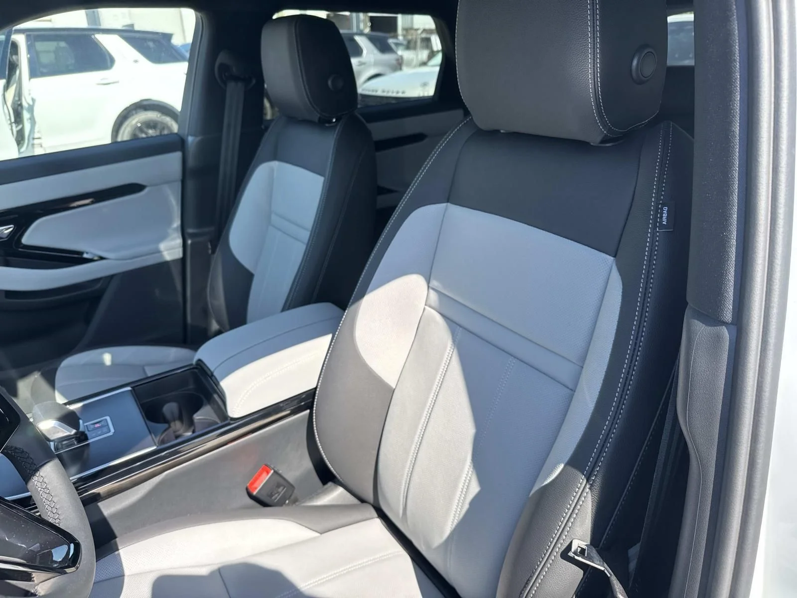 New  White Land Rover Hoxton Edition image 10