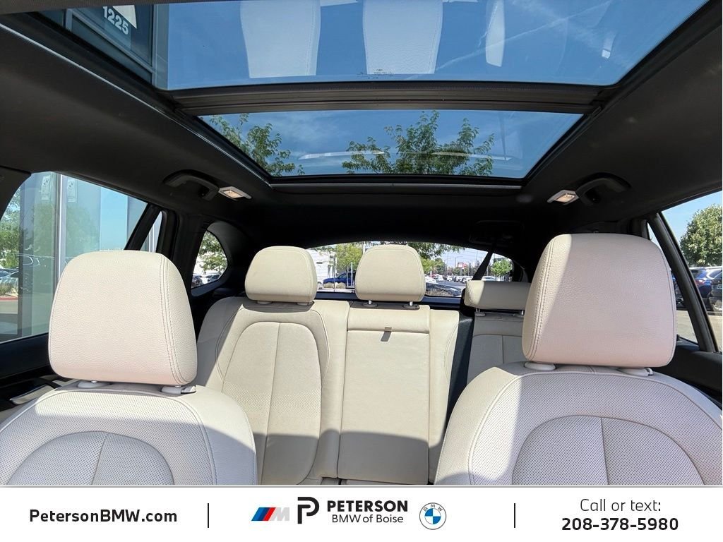 Used 2018 Blue BMW xDrive28i image 33