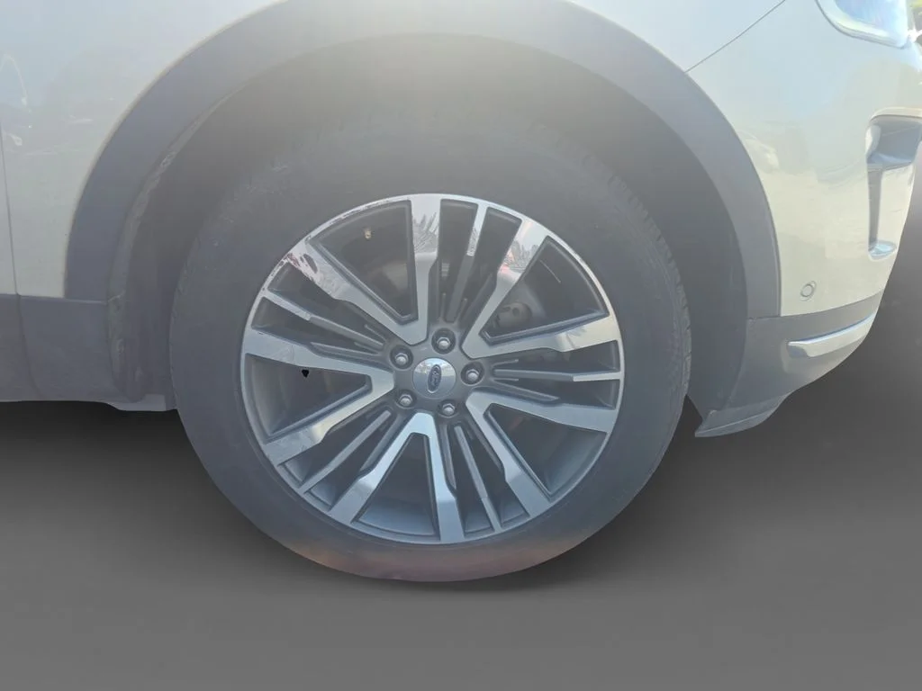 Used 2018 Silver Ford Platinum image 10