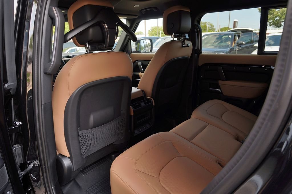 New 2026 Santorini Black Land Rover S image 28