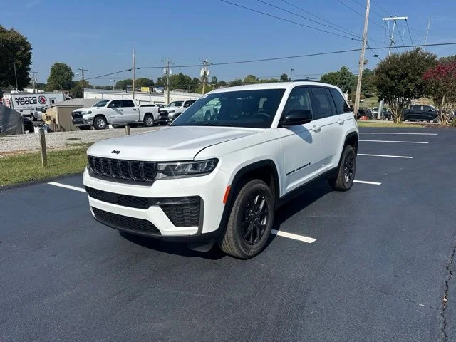 New 2027 Bright White Clearcoat Jeep Laredo Altitude image 3