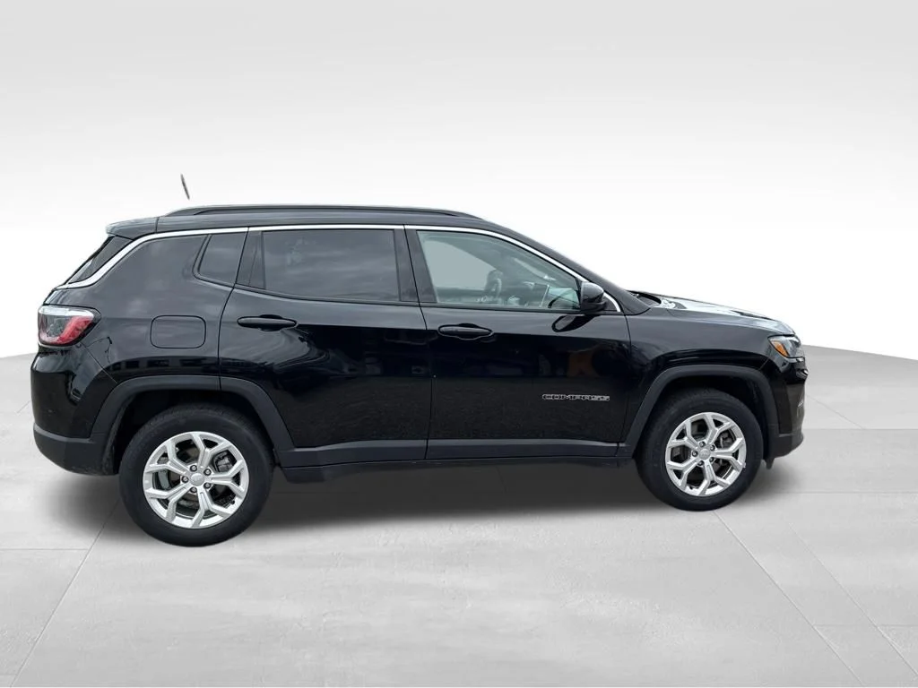 Used 2024 Black Jeep Latitude image 7