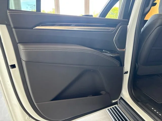 2026 Cadillac Escalade ESV Luxury - Photo 11