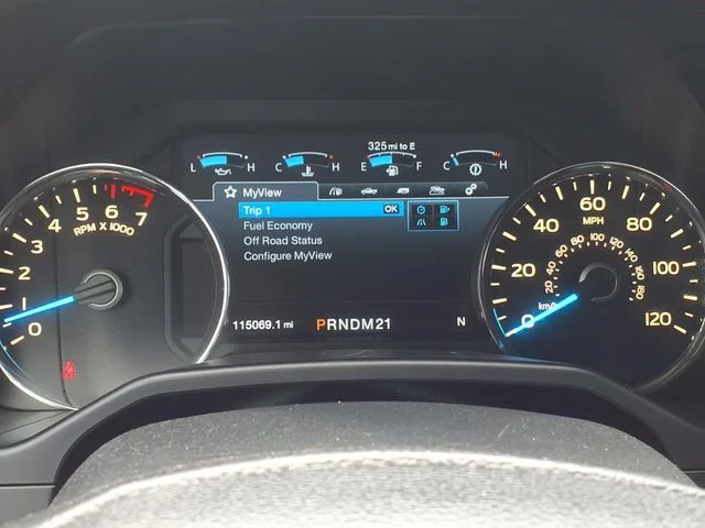 Used 2015 White Ford Lariat image 38