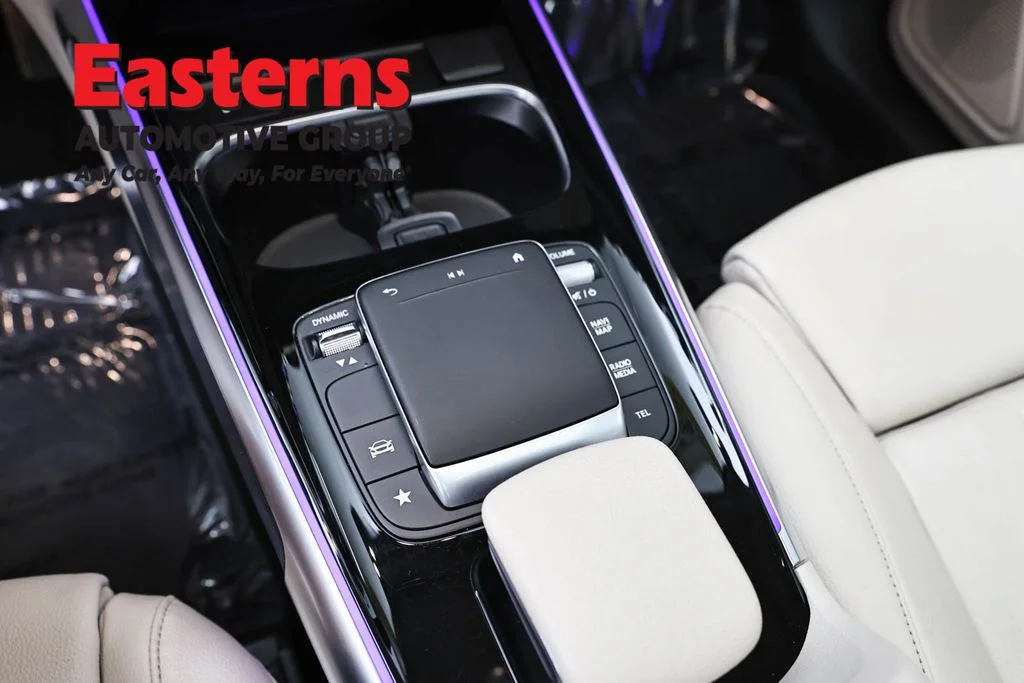 Used 2021 White Mercedes-Benz GLB 250 image 24