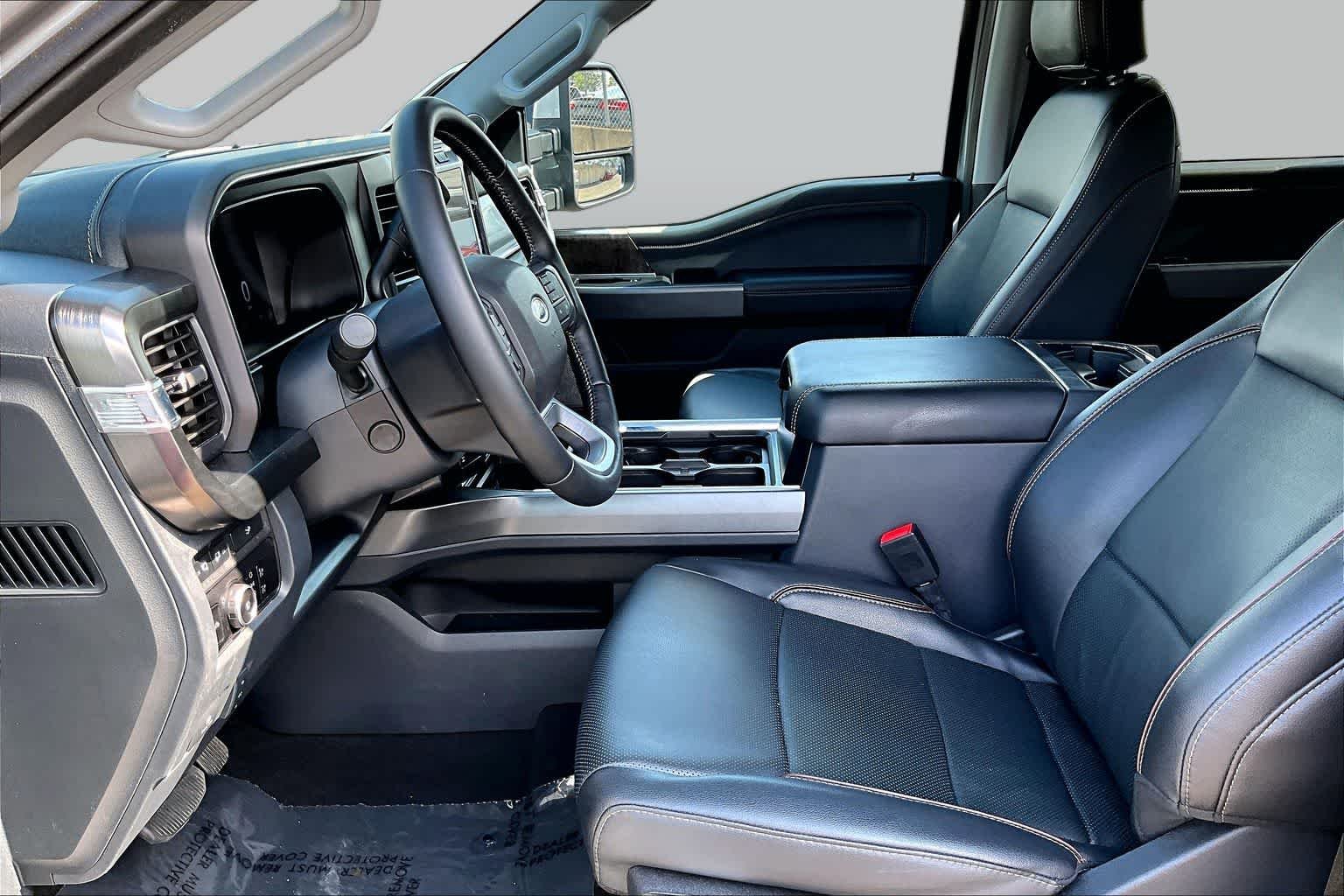 Used 2023 Iconic Silver Metallic Ford LARIAT image 7