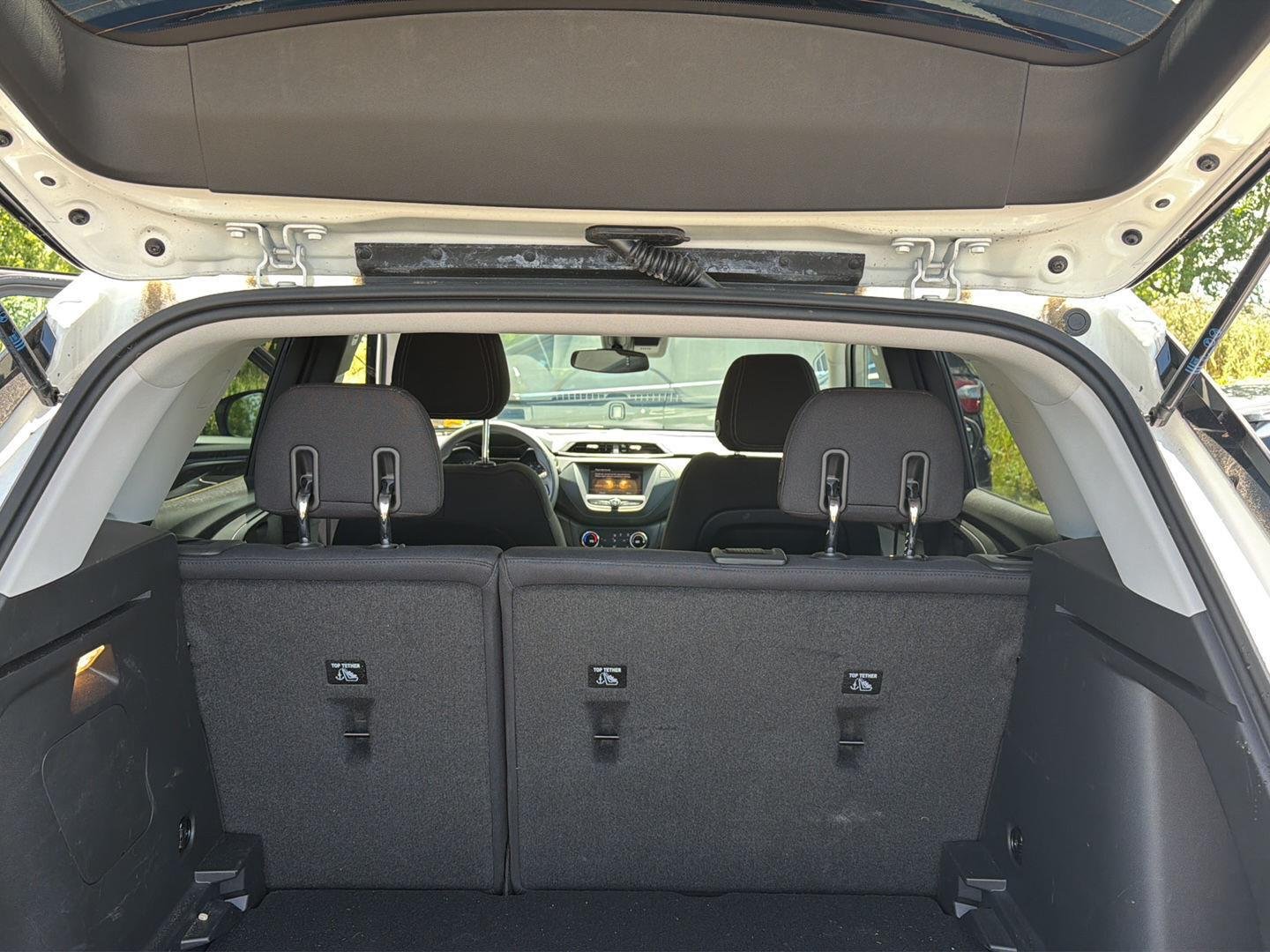 Used 2023 Summit White Chevrolet LT image 10