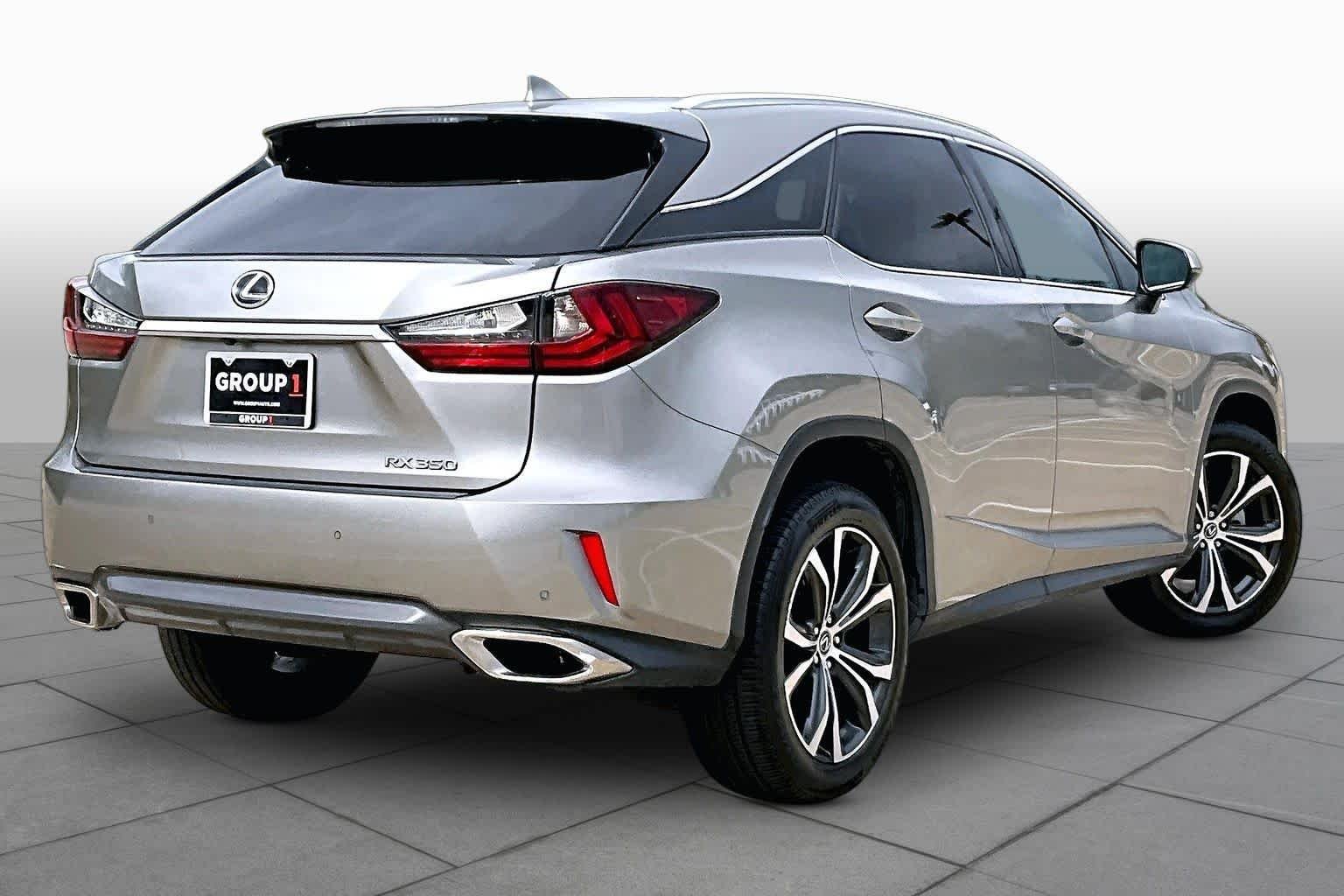 Used 2019 Atomic Silver Lexus  image 12