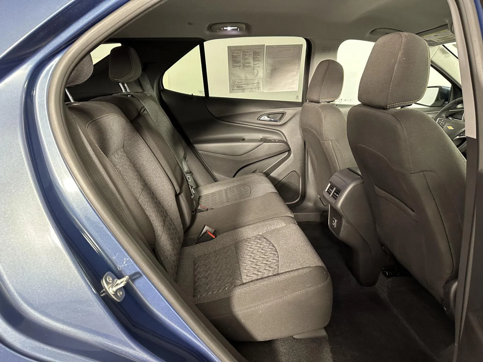 Used 2024 Lakeshore Blue Metallic Chevrolet LT image 3