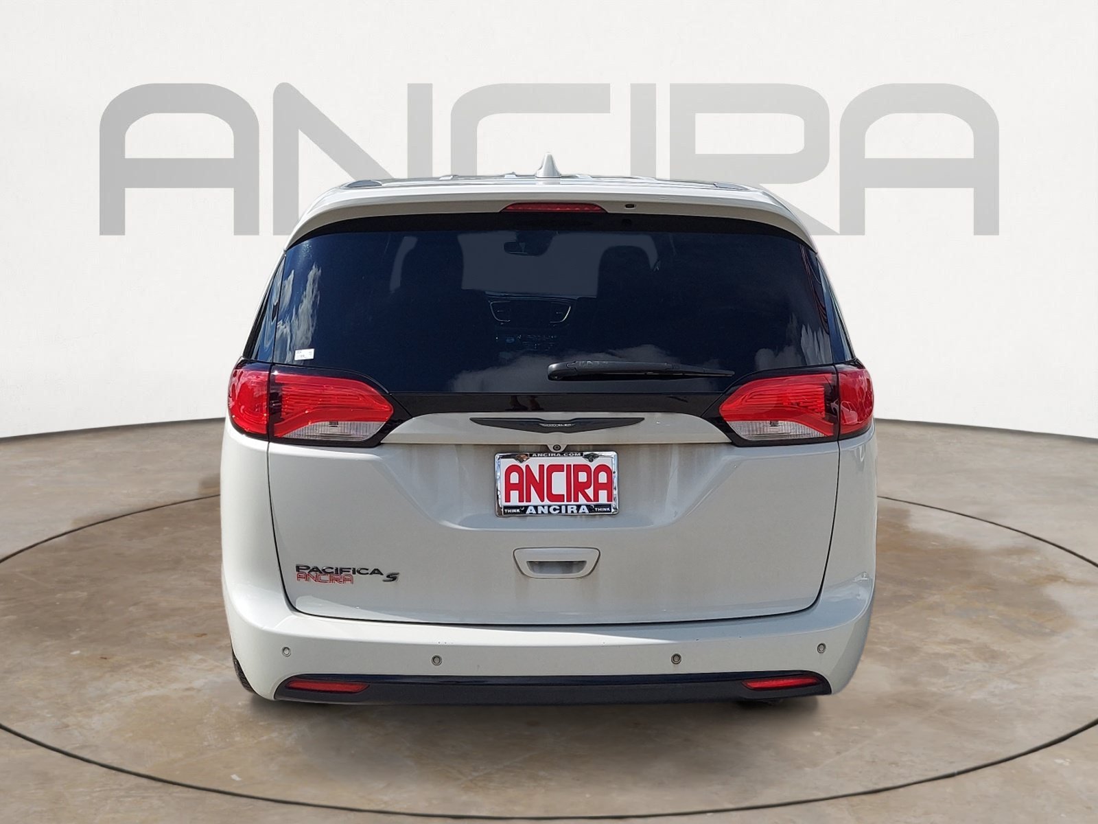 Used 2020 Luxury White Pearlcoat Chrysler Touring image 9