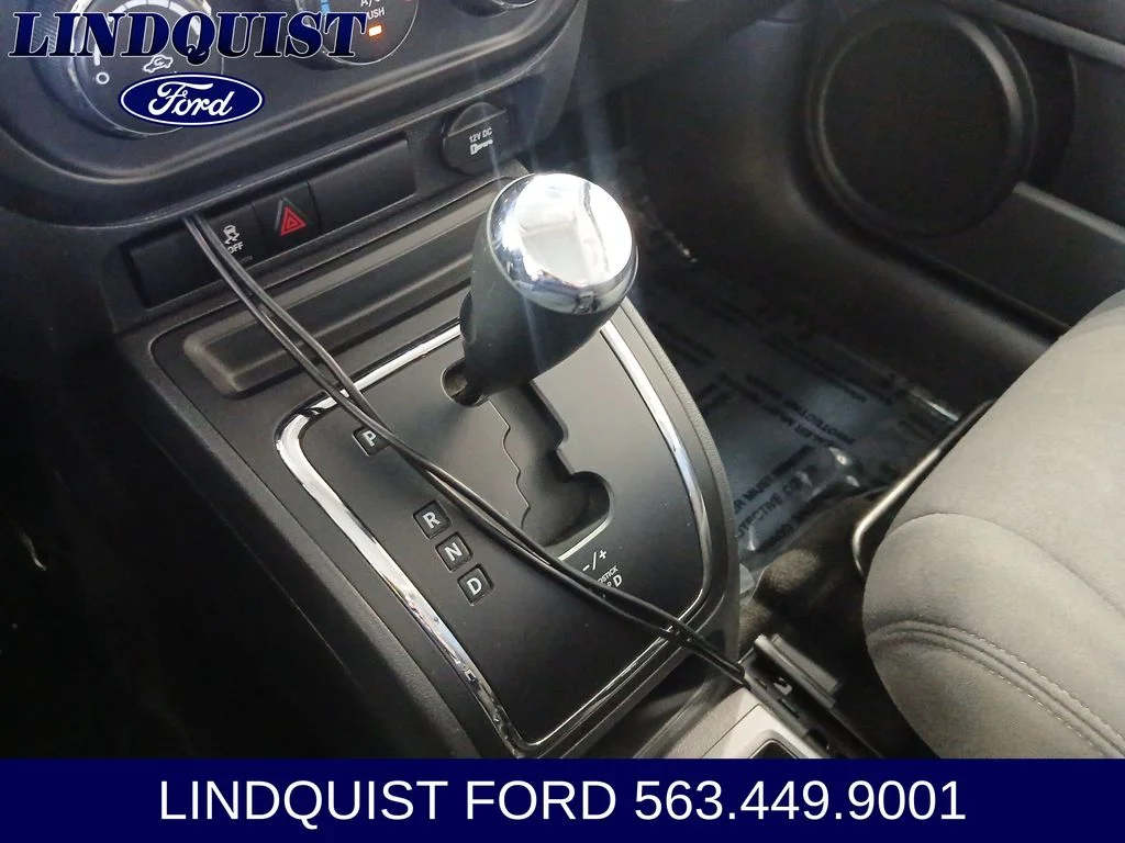 Used 2015 Bright White Clearcoat Jeep Sport image 14