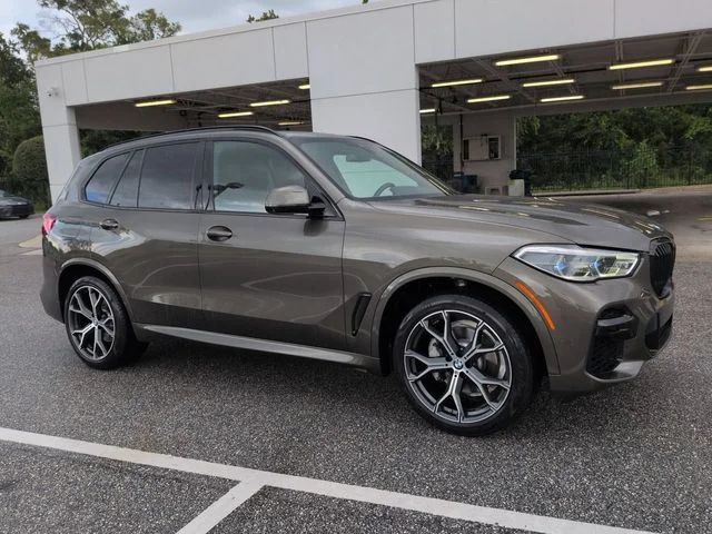 Used 2022 Green BMW xDrive40i image 2