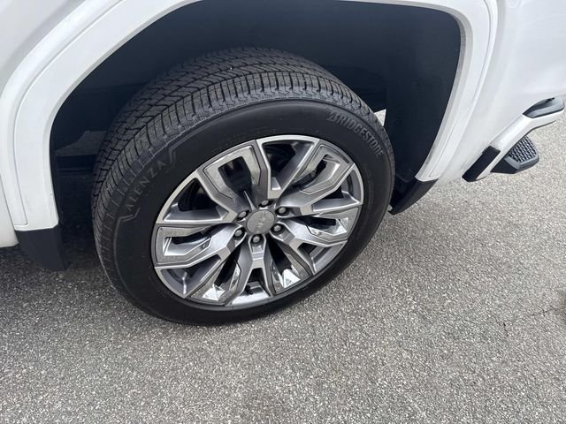 Used 2025 White Frost GMC Denali image 15