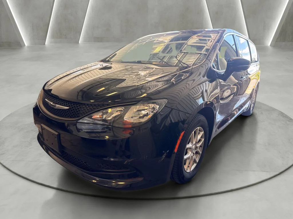 Used 2024 Black Chrysler LX image 3