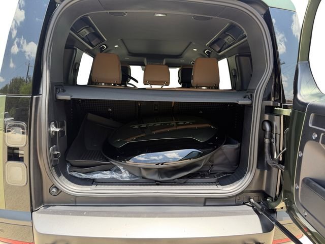 New 2026 Woolstone Green Land Rover X-Dynamic SE image 18