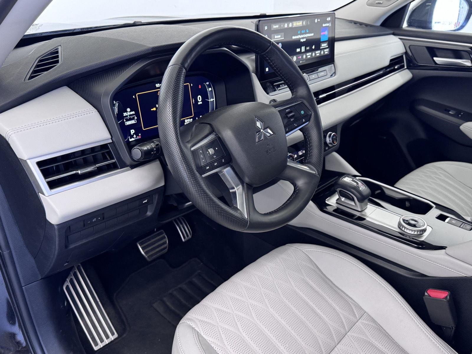 2025 Mitsubishi Outlander SEL - Photo 28