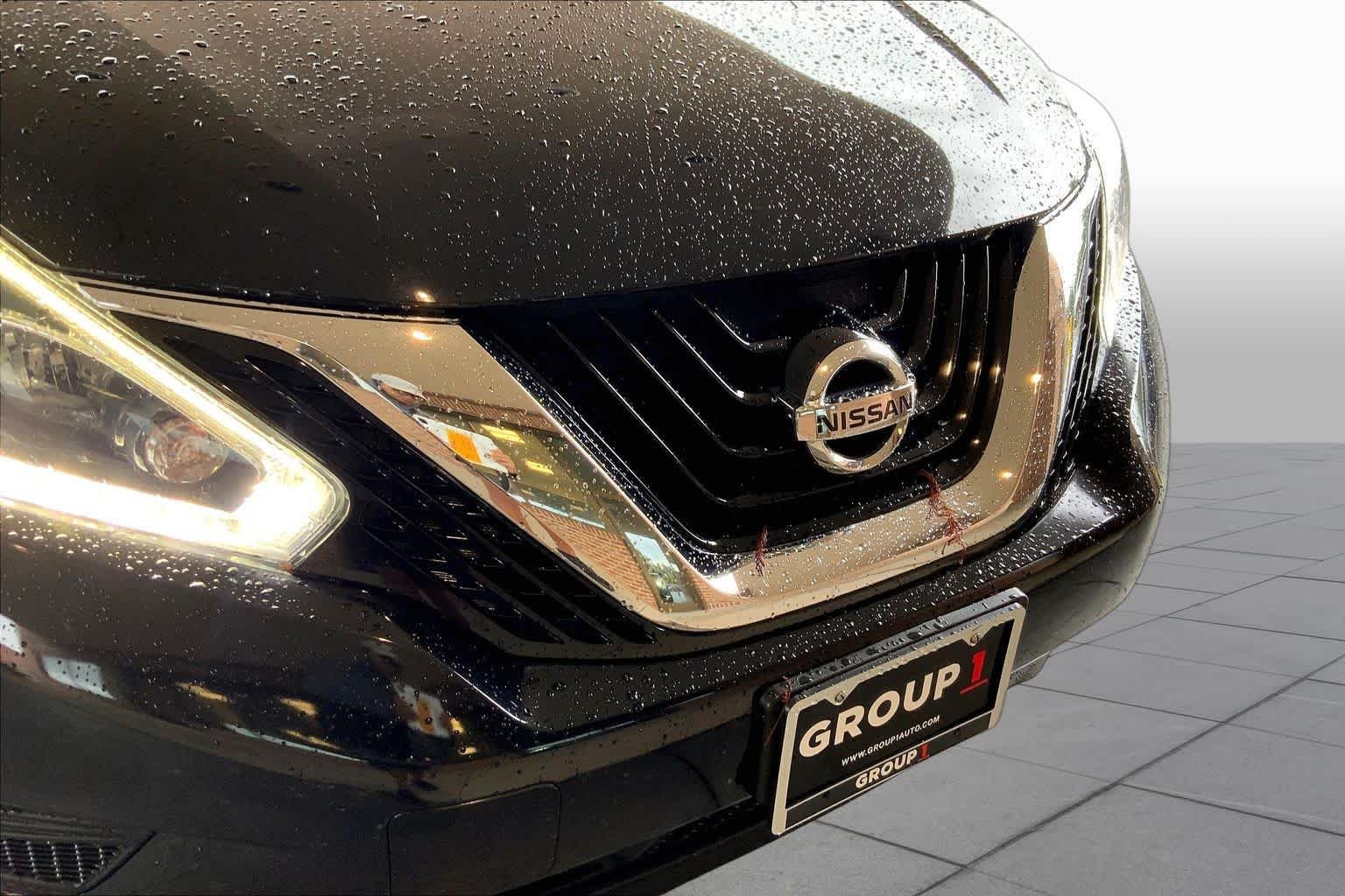 Used 2018 Magnetic Black Metallic Nissan S image 29