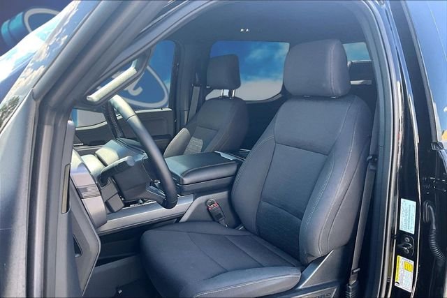 Used 2025 Agate Black Metallic Ford XLT image 21