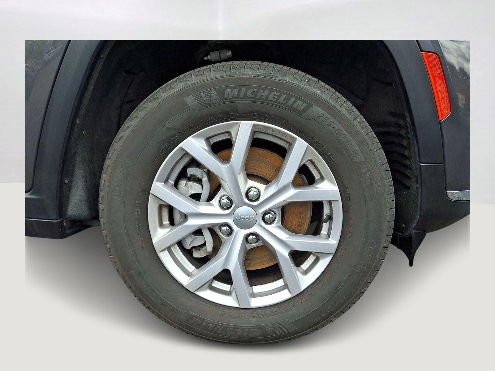 Used 2021 Baltic Gray Metallic Clearcoat Jeep Limited image 8