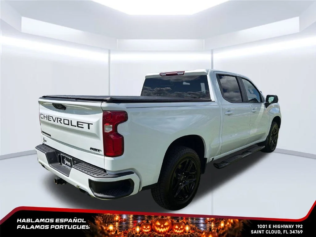 Used 2023 SUMMIT WHITE Chevrolet RST image 5