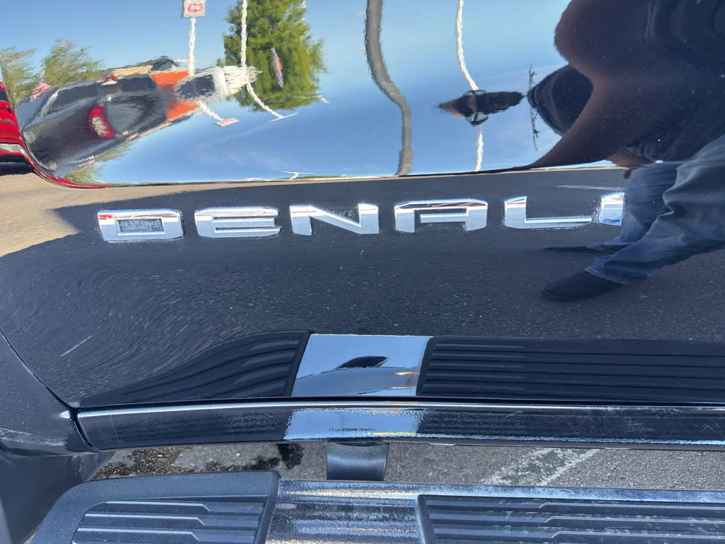 Used 2021 Onyx Black GMC Denali image 36