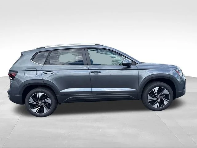 New 2026 Platinum Gray Metallic Volkswagen SE image 8